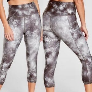 Athleta Leggings Womens Sz XS Salutation II Pockets Capri Tie-dye leggings